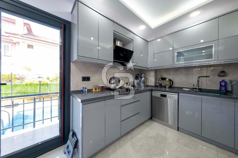 Şirinkent ' te Denize 450 metre Lüks Villa