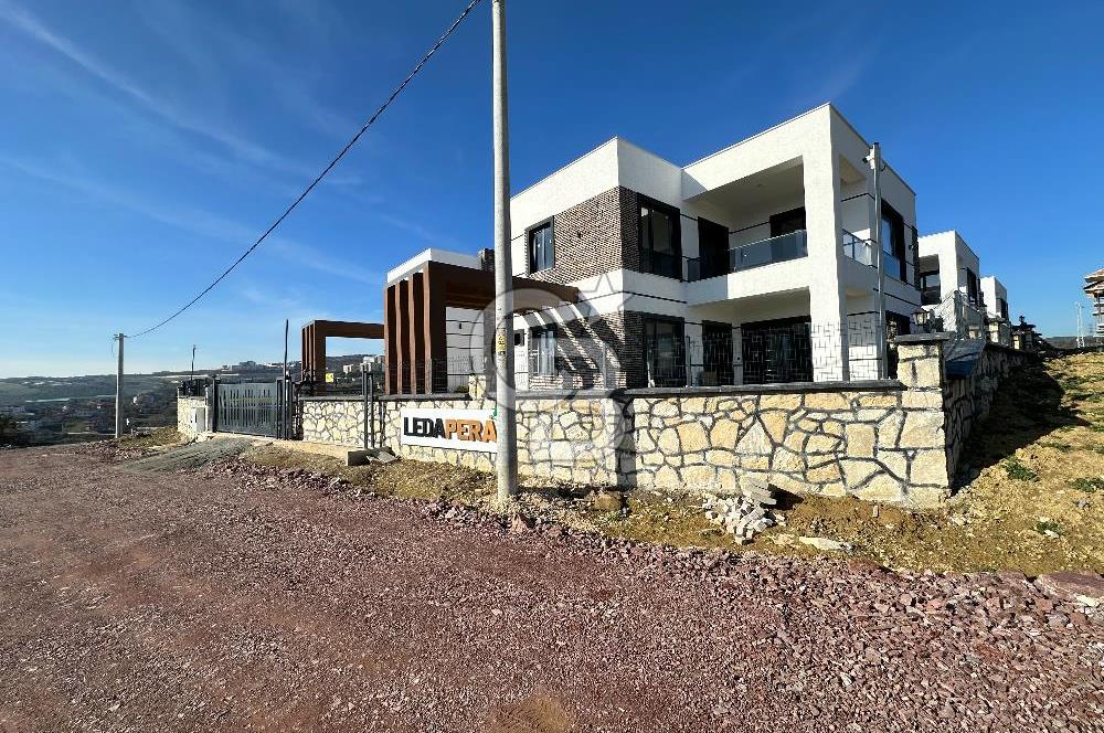 LEDA PERA - KABAOĞLU MH SATILIK MÜSTAKİL HAVUZLU 4+1 KÖŞE VİLLA