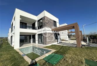 LEDA PERA - KABAOĞLU MH SATILIK MÜSTAKİL HAVUZLU 4+1 KÖŞE VİLLA