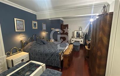Kalamışta Fener Kalamış Caddesi Üzerinde Arakat Geniş 3+1 Daire 
