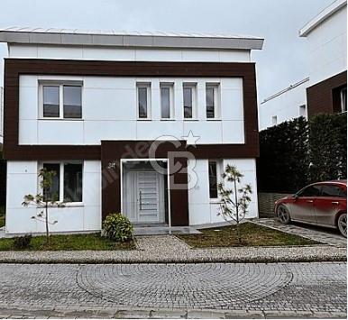 ALACAATLI KARDELENKÖY DE EUROPEAN AWARDS ÖDÜLLÜ SİTEDE 6+2 VİLLA