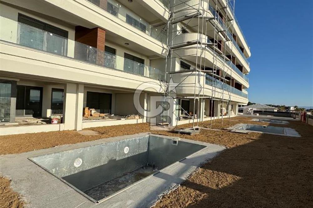 PRİVATUS AYVALIK OLİVA MARE' de denize sıfır 1+1 daireler