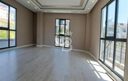 BEYLİKDÜZÜ YAŞAM VADİSİNE KOMŞU 6+1 LÜKS SATILIK VİLLALAR