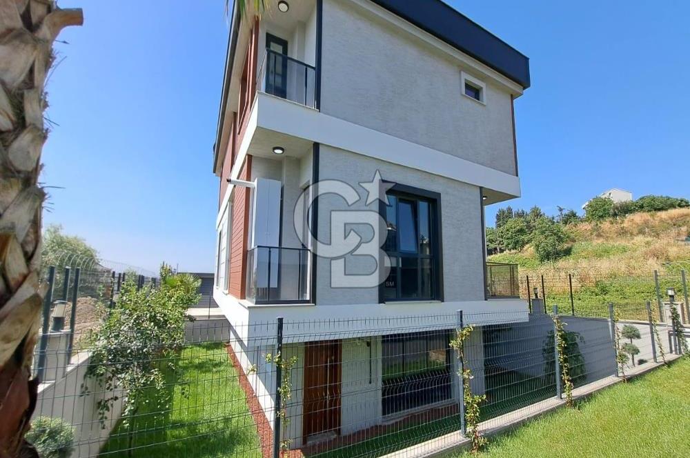 BEYLİKDÜZÜ YAŞAM VADİSİNE KOMŞU 6+1 LÜKS SATILIK VİLLALAR