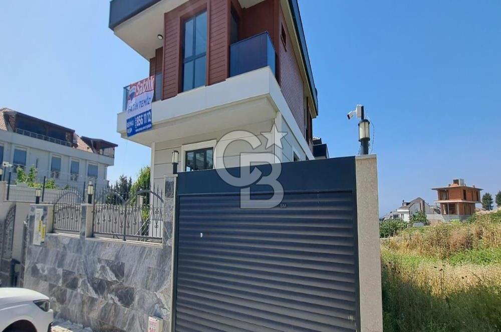 BEYLİKDÜZÜ YAŞAM VADİSİNE KOMŞU 6+1 LÜKS SATILIK VİLLALAR