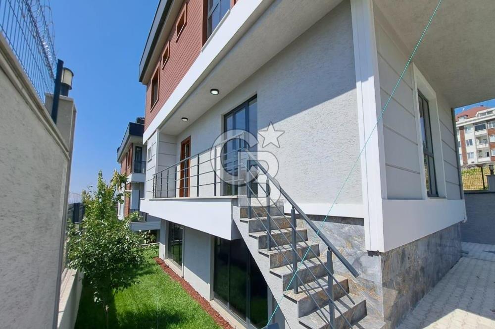 BEYLİKDÜZÜ YAŞAM VADİSİNE KOMŞU 6+1 LÜKS SATILIK VİLLALAR