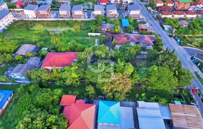 TAYLAND BANGKOK DA SATILIK BAHÇELİ VİLLA