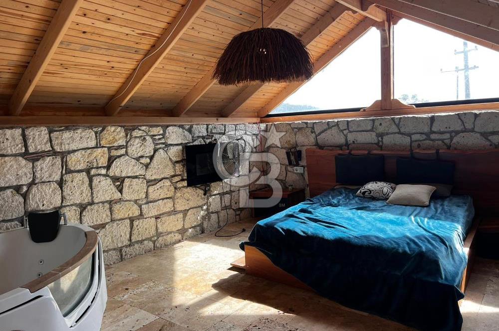 Menderes Ahmetbeyli  353 M2 Tarla İçerisinde Satılık Taş Ev