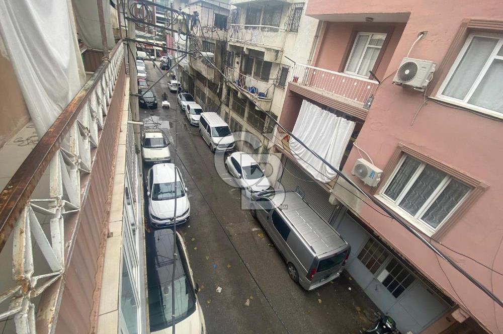 KARABAĞLAR SATILIK 3 KATLI KOMPLE BİNA
