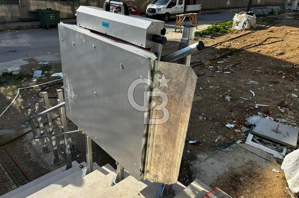 GAZİEMİRDE YATIRIM İÇİN UYGUN HAVUZLU SATILIK 1+1 DAİRE! 
