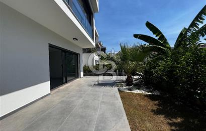 Güzelbahçe Kolejler Bölgesin'de Sıfır Havuzlu 4+2 Villa