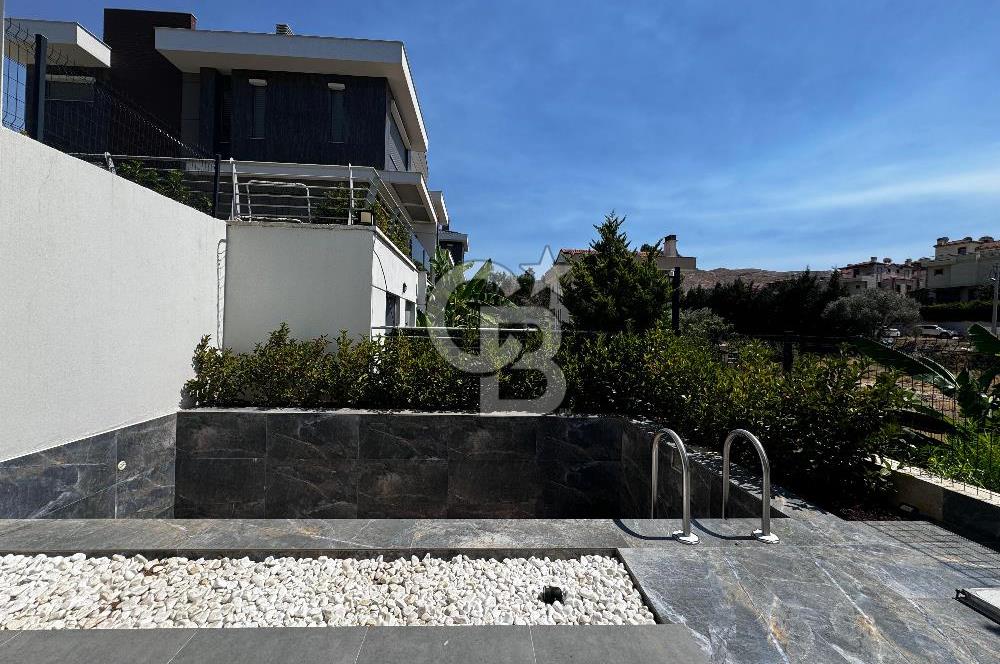Güzelbahçe Kolejler Bölgesin'de Sıfır Havuzlu 4+2 Villa