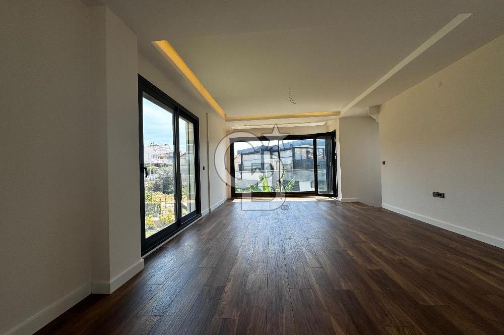 Güzelbahçe Kolejler Bölgesin'de Sıfır Havuzlu 4+2 Villa