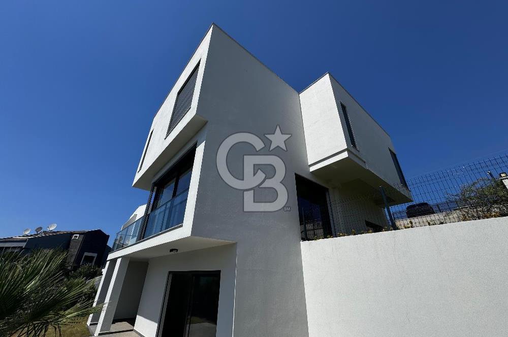 Güzelbahçe Kolejler Bölgesin'de Sıfır Havuzlu 4+2 Villa