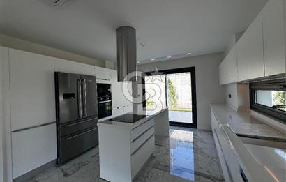 Güzelbahçe Kolejler Bölgesin'de Sıfır Havuzlu 4+2 Villa