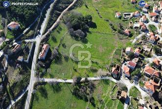 Karaburun Parlak Köy'ü İçinde 290 m² Bahçe