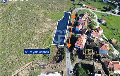 Karaburun Parlak Köyü'nde 1570 m² Ana Yola Cepheli Tarla