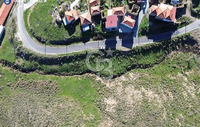 Karaburun Parlak Köyü'nde 1570 m² Ana Yola Cepheli Tarla