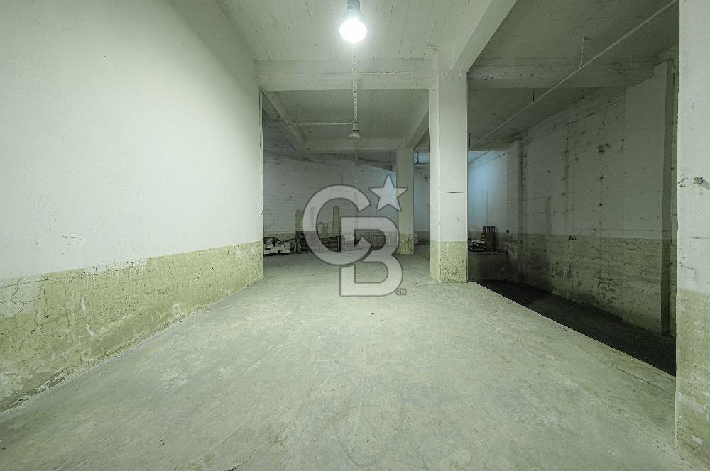 DEREBOYU CADDESİ ÜZERİNDE BASIN EKSPRES PARALELİ 1400 m2 DEPO