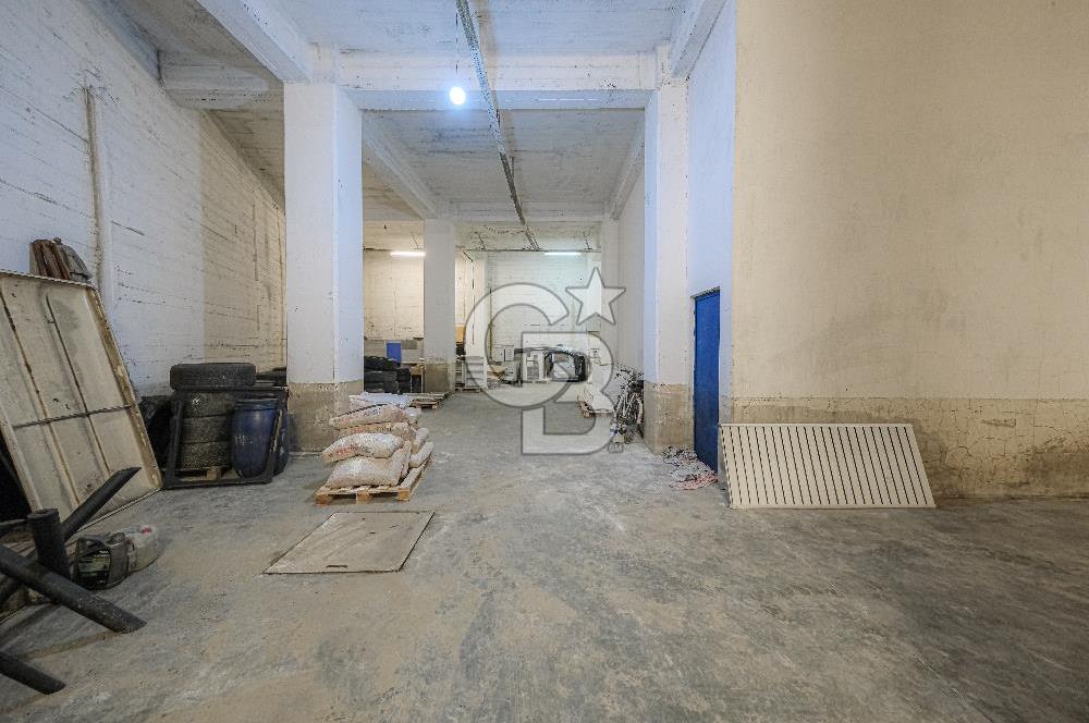 DEREBOYU CADDESİ ÜZERİNDE BASIN EKSPRES PARALELİ 1400 m2 DEPO