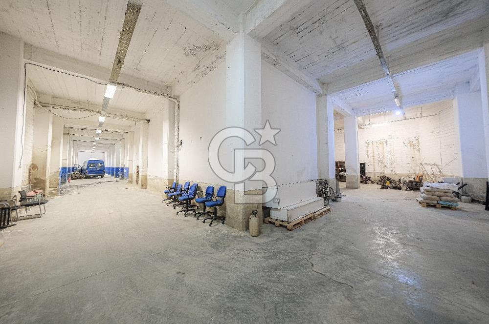 DEREBOYU CADDESİ ÜZERİNDE BASIN EKSPRES PARALELİ 1400 m2 DEPO