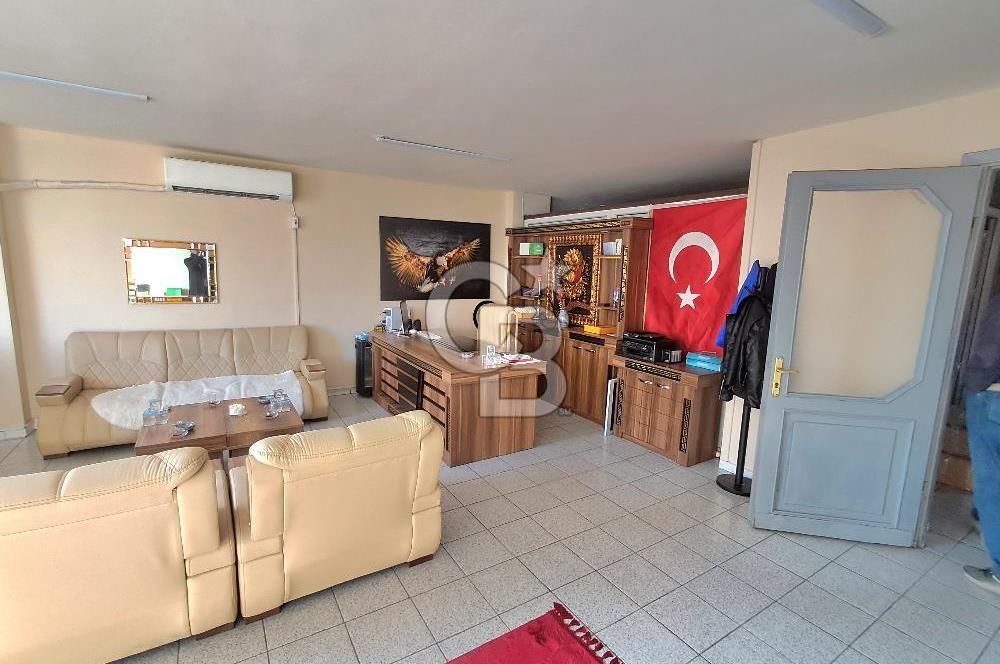 avcılar merkezde, erdal iş merkezinde satılık ofis.