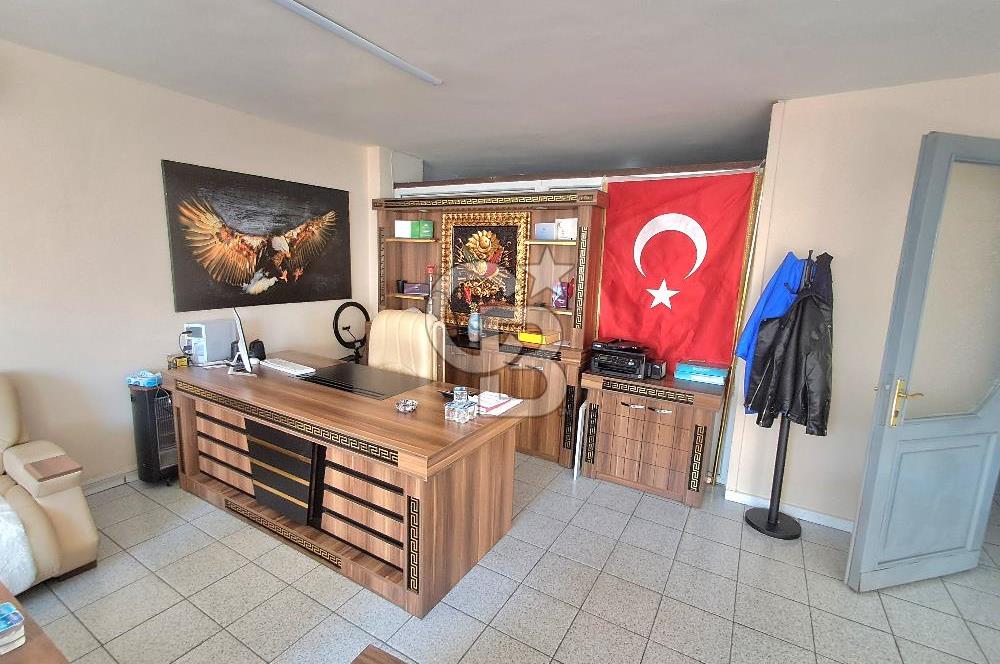 avcılar merkezde, erdal iş merkezinde satılık ofis.