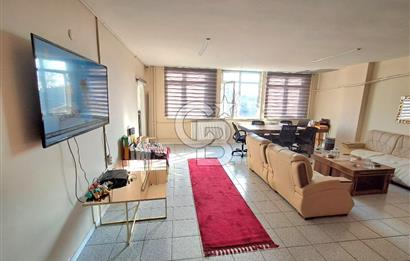 avcılar merkezde, erdal iş merkezinde satılık ofis.
