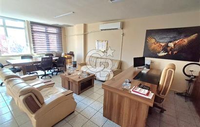 avcılar merkezde, erdal iş merkezinde satılık ofis.