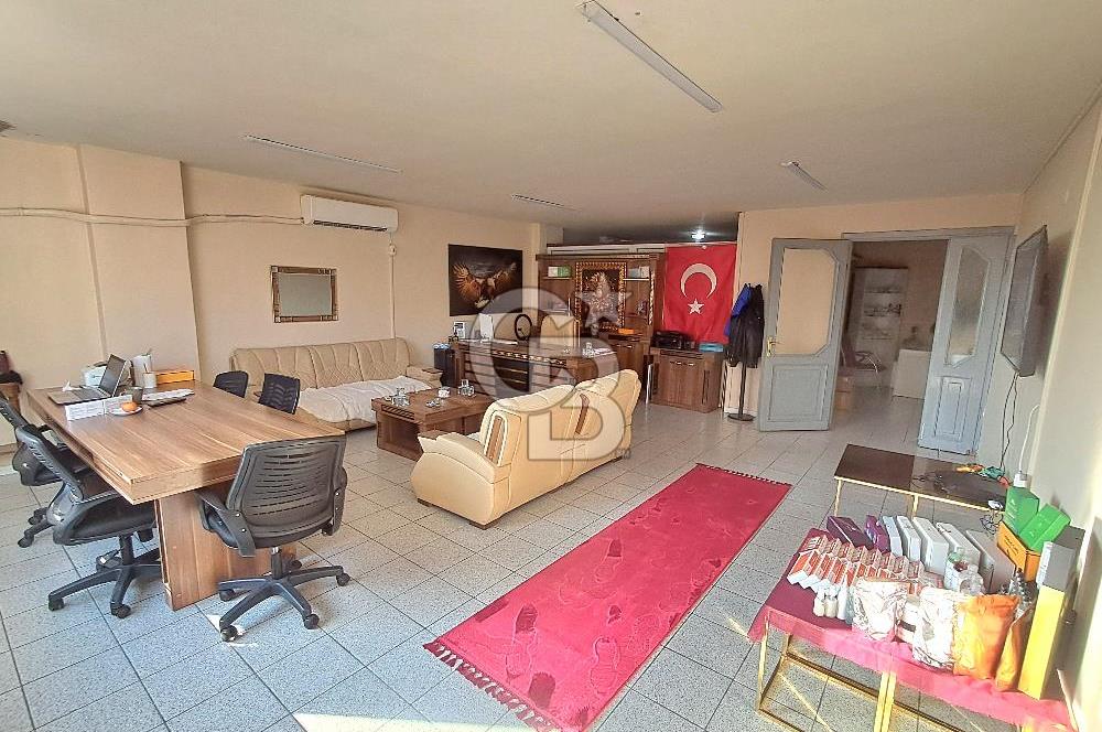 avcılar merkezde, erdal iş merkezinde satılık ofis.