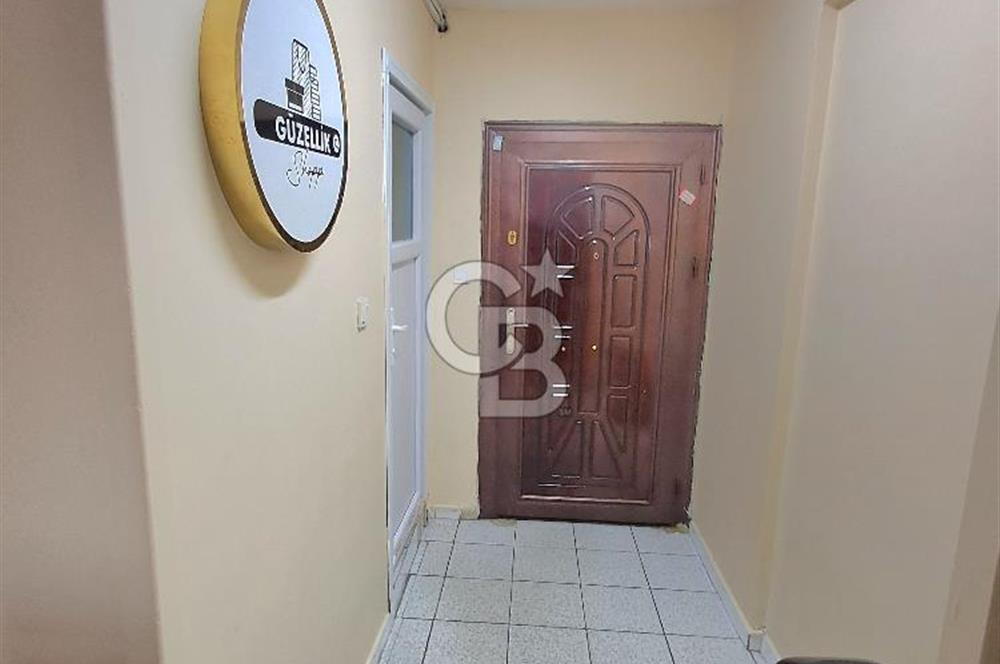 avcılar merkezde, erdal iş merkezinde satılık ofis.
