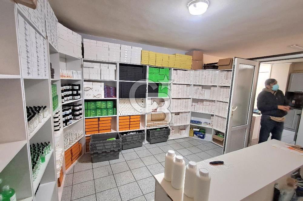 avcılar merkezde, erdal iş merkezinde satılık ofis.