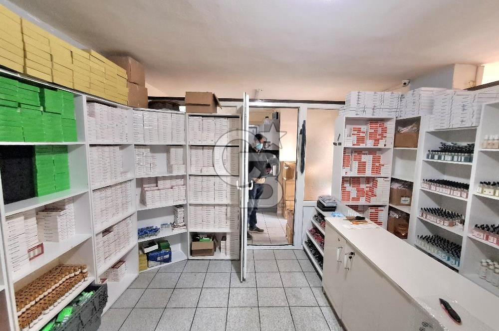 avcılar merkezde, erdal iş merkezinde satılık ofis.