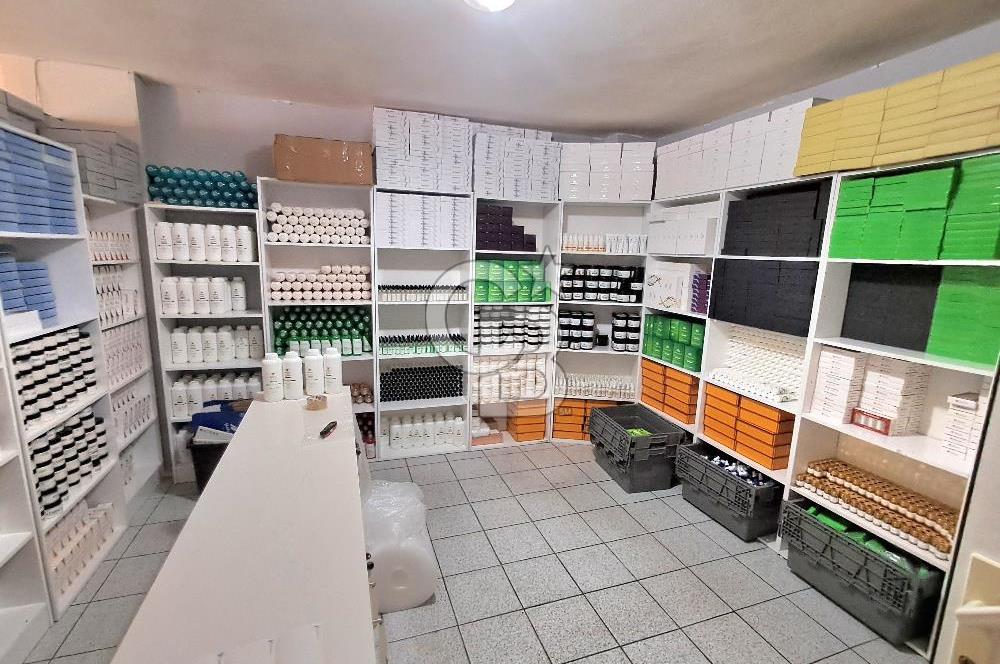 avcılar merkezde, erdal iş merkezinde satılık ofis.
