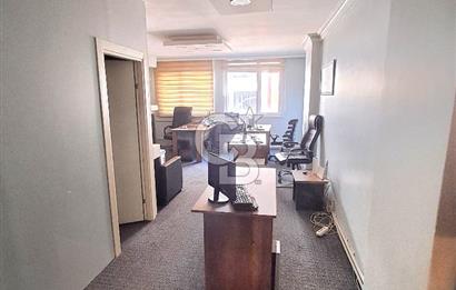 avcılar merkezde, erdal iş merkezinde satılık ofis.