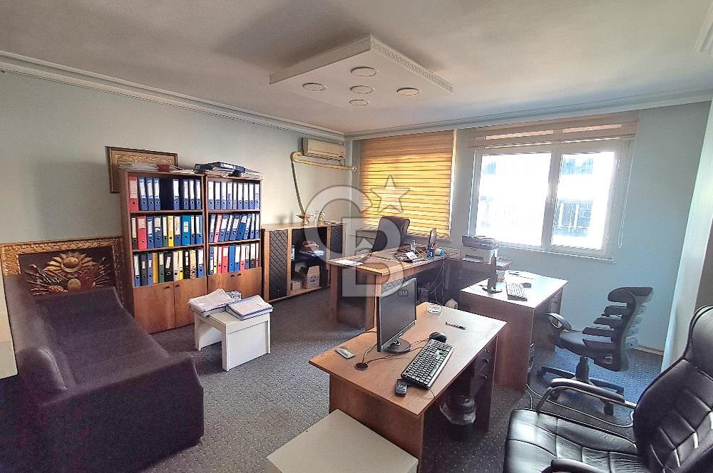 avcılar merkezde, erdal iş merkezinde satılık ofis.