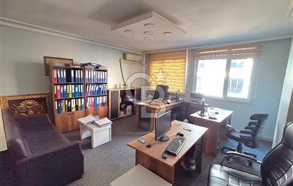 avcılar merkezde, erdal iş merkezinde satılık ofis.