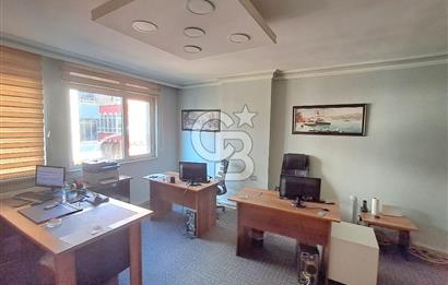 avcılar merkezde, erdal iş merkezinde satılık ofis.