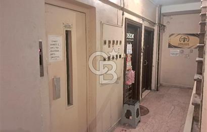avcılar merkezde, erdal iş merkezinde satılık ofis.