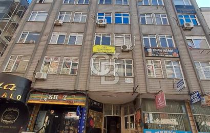avcılar merkezde, erdal iş merkezinde satılık ofis.