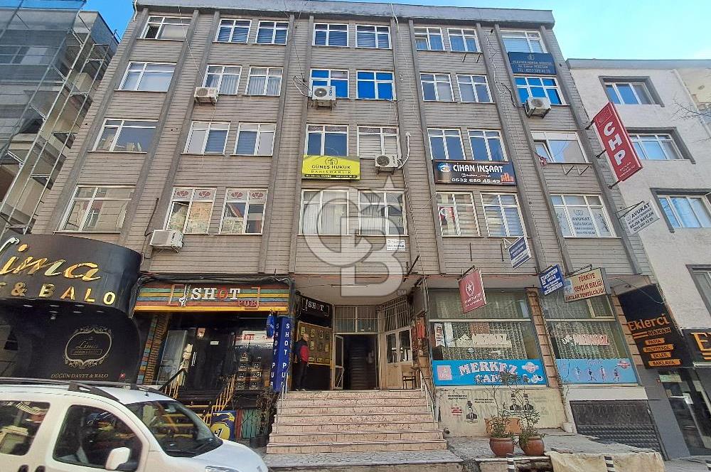 avcılar merkezde, erdal iş merkezinde satılık ofis.