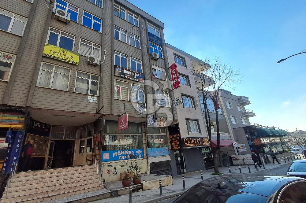 avcılar merkezde, erdal iş merkezinde satılık ofis.