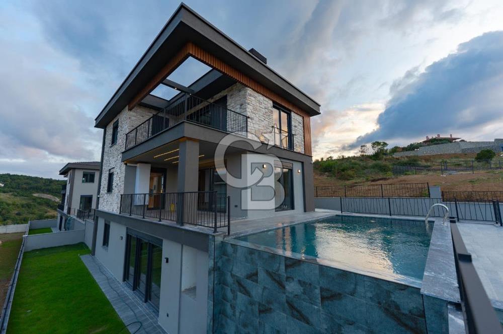 Şile Karacaköy'de Full Deniz manzaralı Müstakil Villa