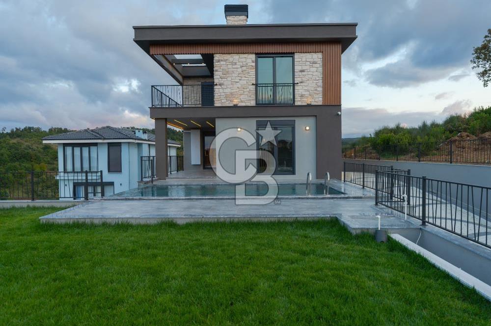 Şile Karacaköy'de Full Deniz manzaralı Müstakil Villa