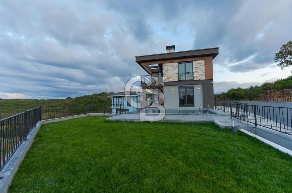 Şile Karacaköy'de Full Deniz manzaralı Müstakil Villa