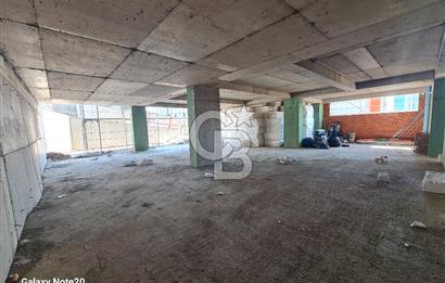 Ümraniye Tatlısu Mahallesinde 420  M2 Net Bacalı Satılık Dükkan