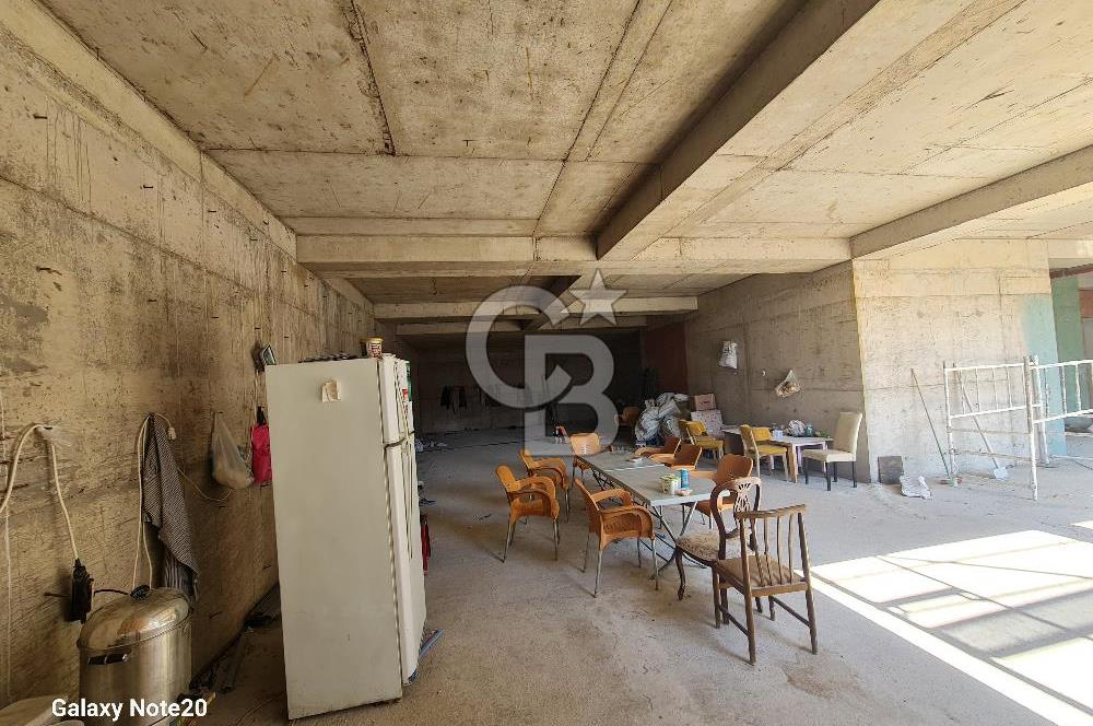 Ümraniye Tatlısu Mahallesinde 420  M2 Net Bacalı Satılık Dükkan