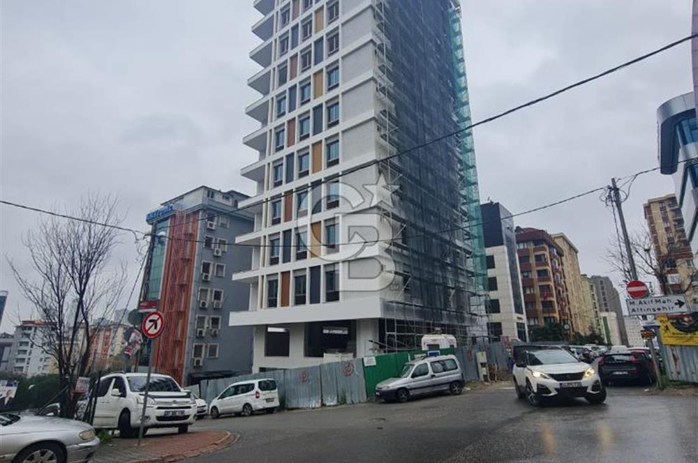 Ümraniye Tatlısu Mahallesinde 420  M2 Net Bacalı Satılık Dükkan