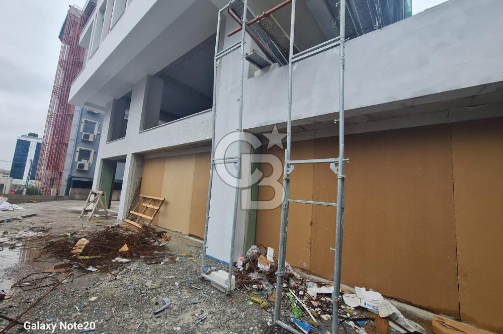 Ümraniye Tatlısu Mahallesinde 420  M2 Net Bacalı Satılık Dükkan