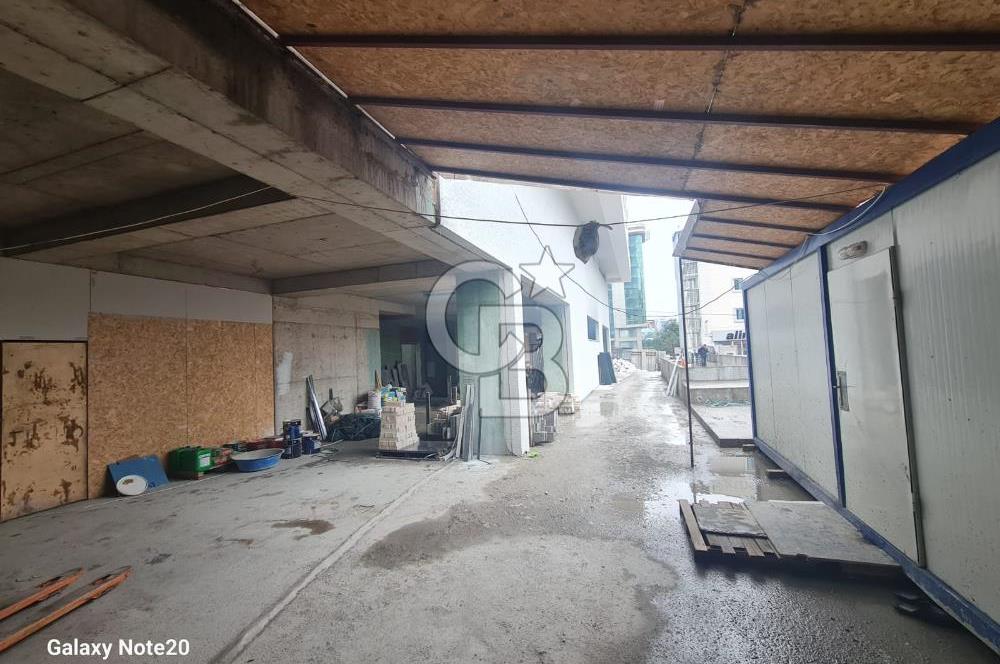 Ümraniye Tatlısu Mahallesinde 420  M2 Net Bacalı Satılık Dükkan